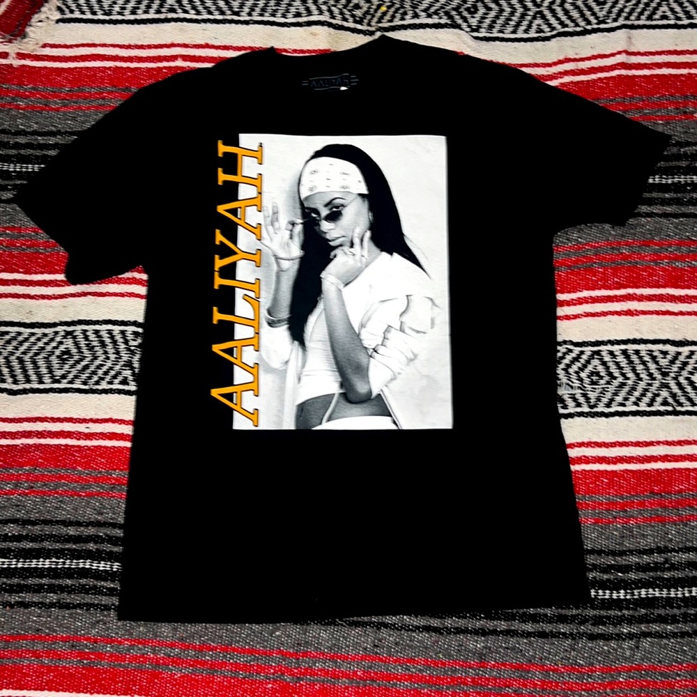 Large T-shirt Aaliyah